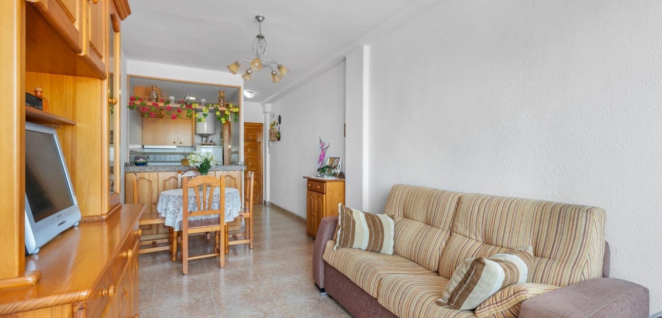 Sale - Apartment / flat -
Torrevieja - La Mata pueblo