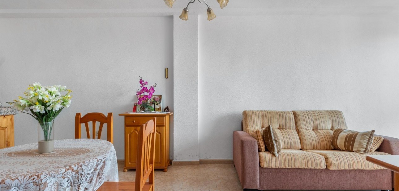 Sale - Apartment / flat -
Torrevieja - La Mata pueblo