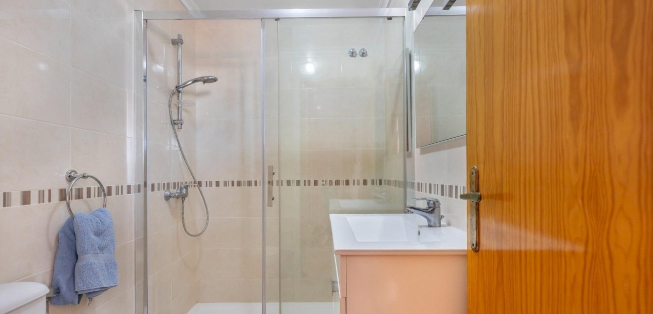 Sale - Apartment / flat -
Torrevieja - La Mata pueblo