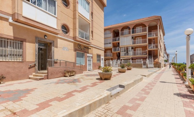 Sale - Apartment / flat -
Torrevieja - La Mata pueblo