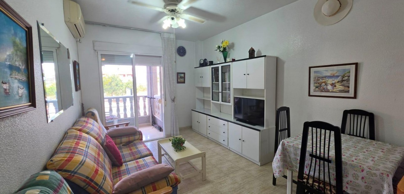Sale - Apartment / flat -
Guardamar del Segura - Pueblo