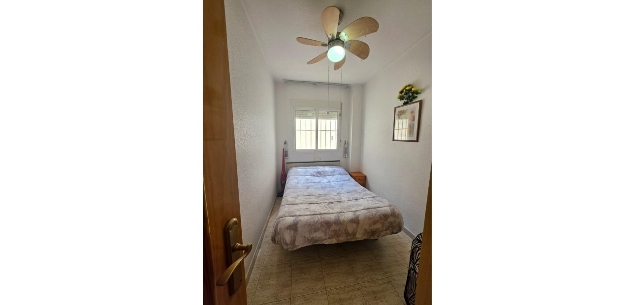 Sale - Apartment / flat -
Guardamar del Segura - Pueblo