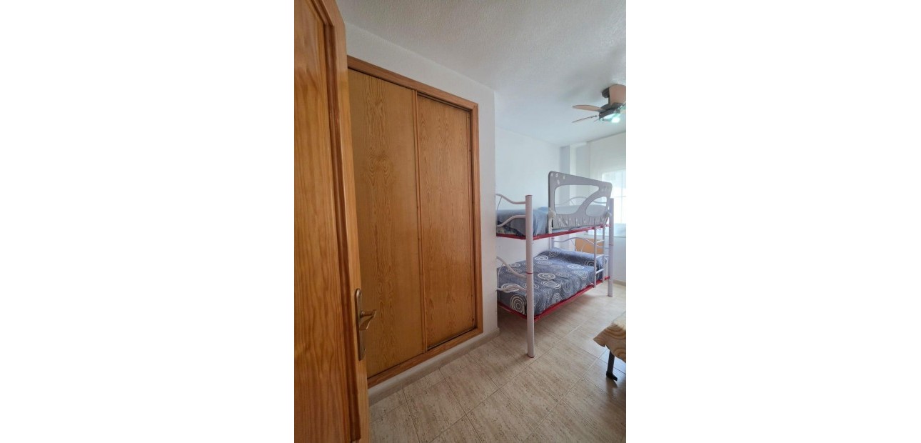 Sale - Apartment / flat -
Guardamar del Segura - Pueblo