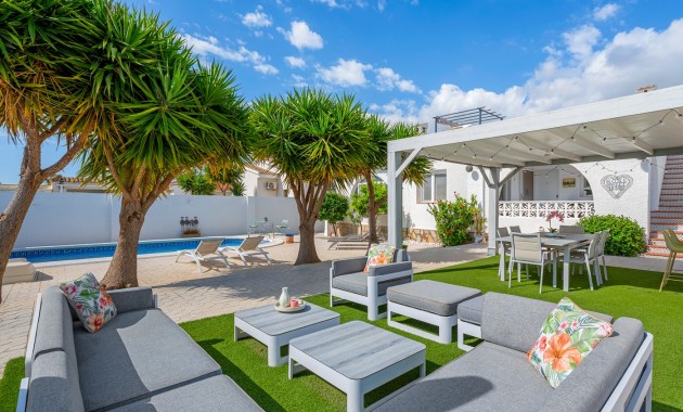Sale - Detached Villa -
Ciudad Quesada - Pueblo Bravo