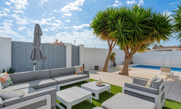 Sale - Detached Villa -
Ciudad Quesada - Pueblo Bravo
