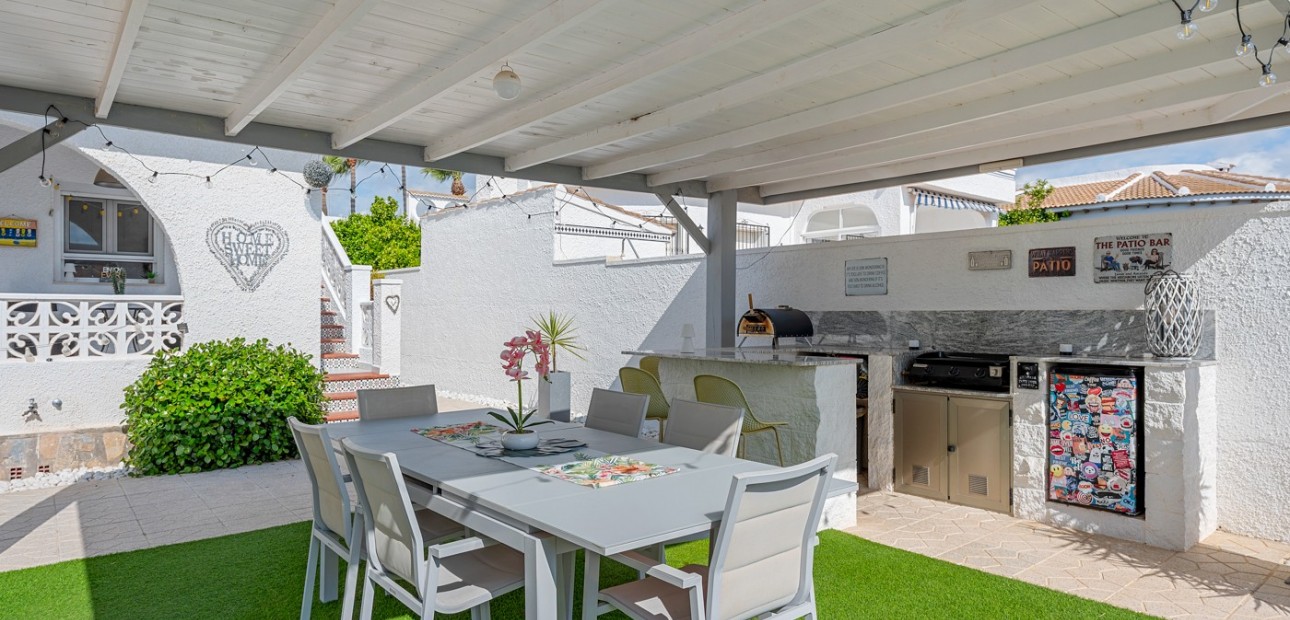 Sale - Detached Villa -
Ciudad Quesada - Pueblo Bravo