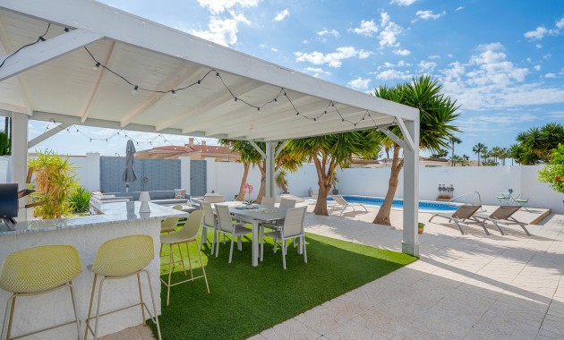 Sale - Detached Villa -
Ciudad Quesada - Pueblo Bravo