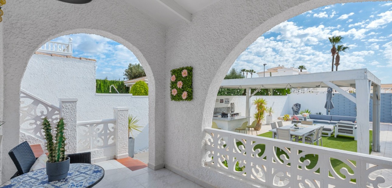Sale - Detached Villa -
Ciudad Quesada - Pueblo Bravo