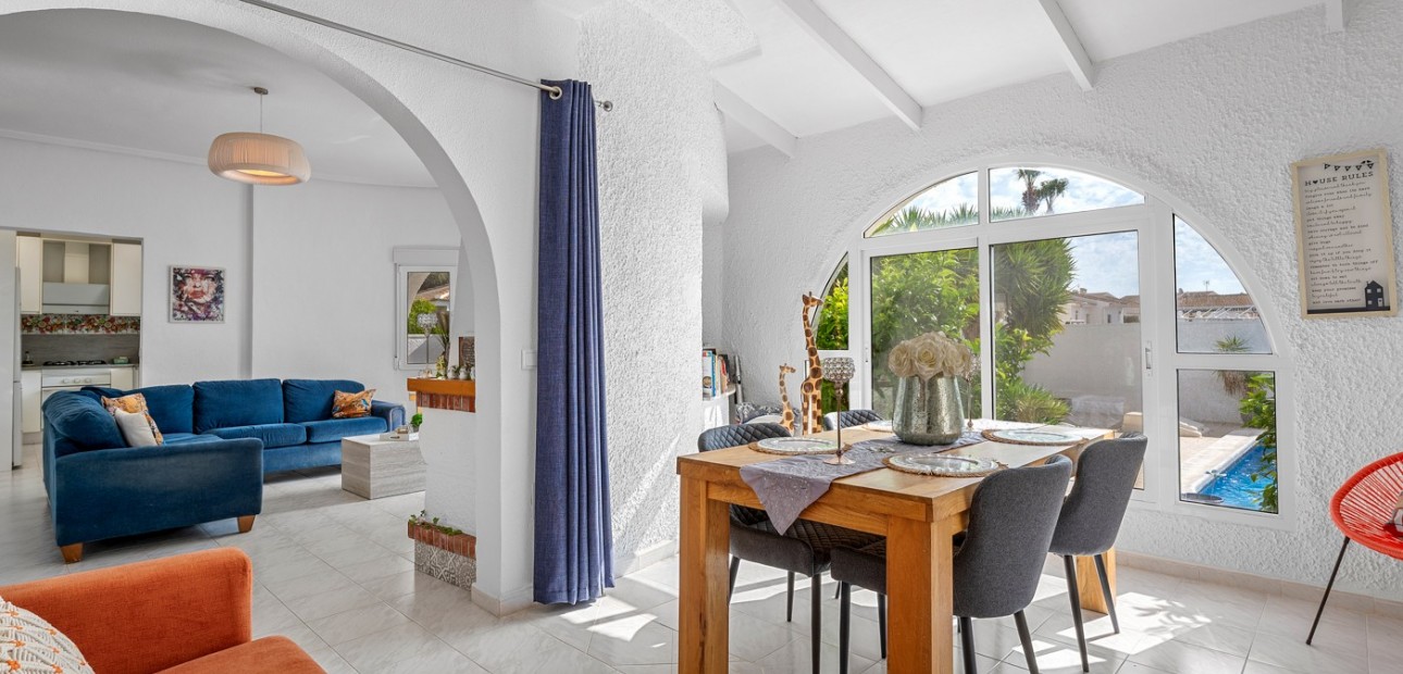 Sale - Detached Villa -
Ciudad Quesada - Pueblo Bravo