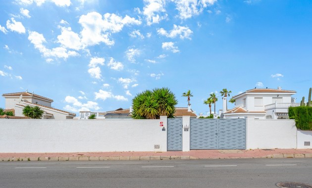 Sale - Detached Villa -
Ciudad Quesada - Pueblo Bravo
