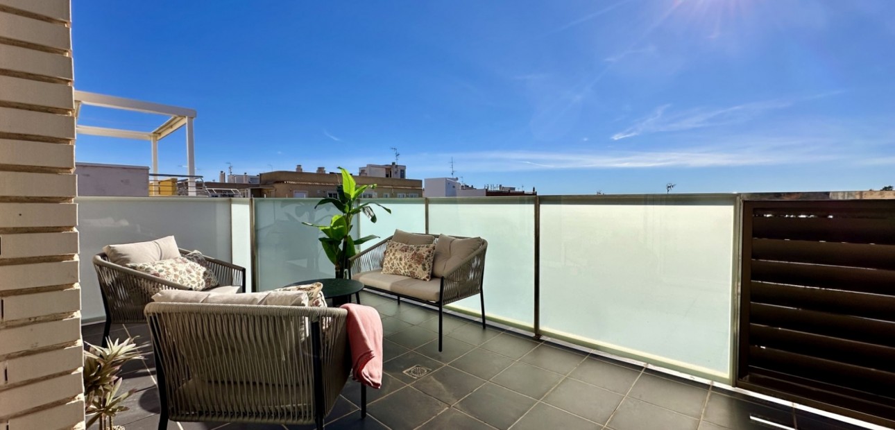 Sale - Apartment / flat -
Torrevieja - Torrevieja - Centre