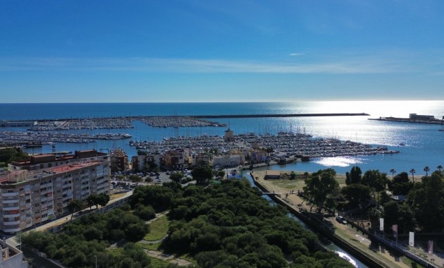 Sale - Apartment / flat -
Torrevieja - Torrevieja - Centre