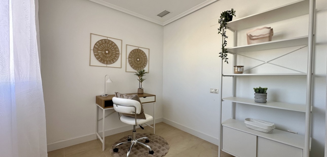 Sale - Apartment / flat -
Torrevieja - Torrevieja - Centre
