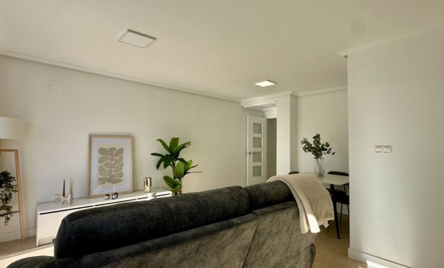 Sale - Apartment / flat -
Torrevieja - Torrevieja - Centre