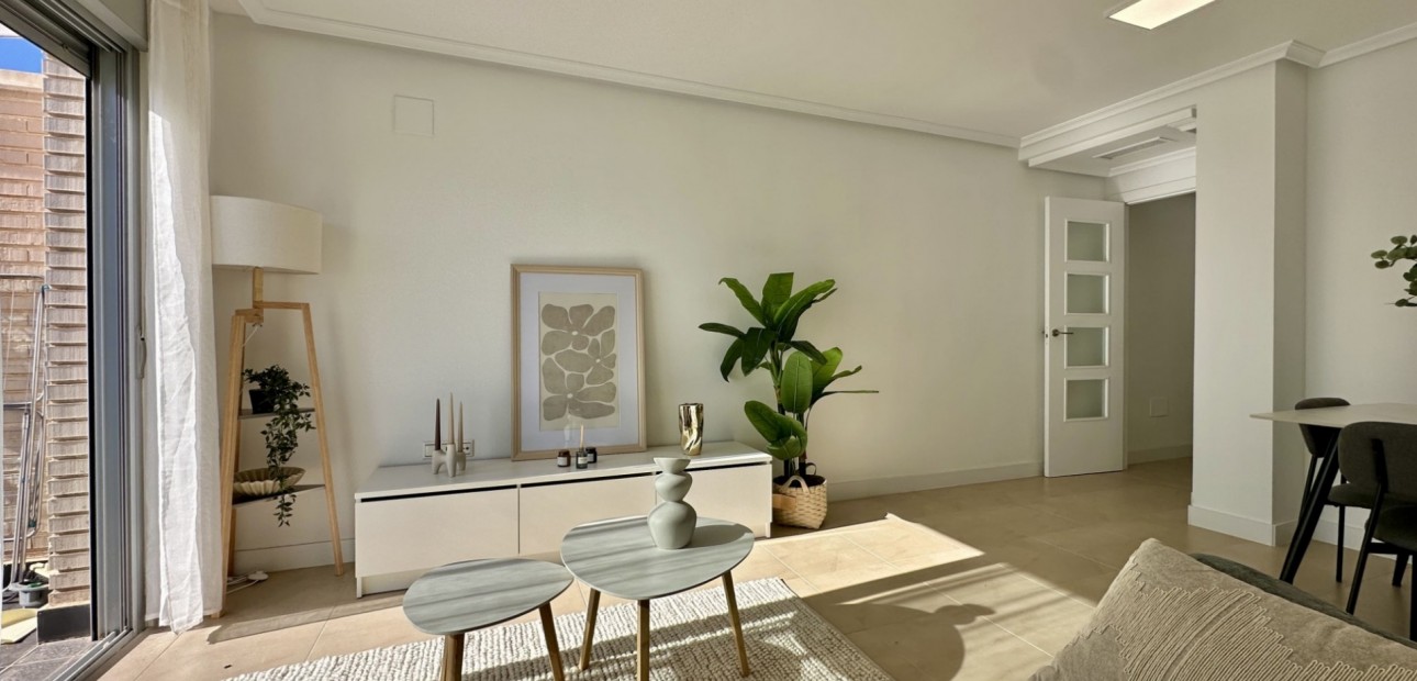 Sale - Apartment / flat -
Torrevieja - Torrevieja - Centre