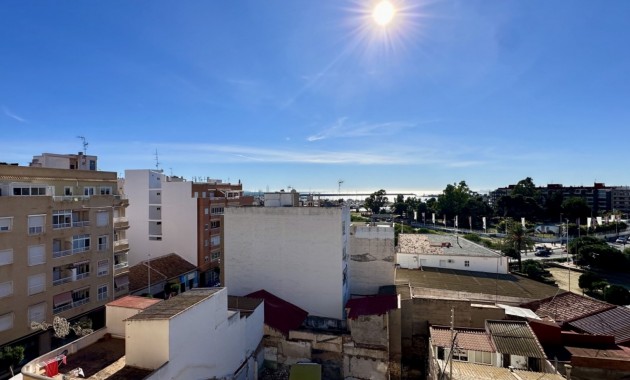 Sale - Apartment / flat -
Torrevieja - Torrevieja - Centre