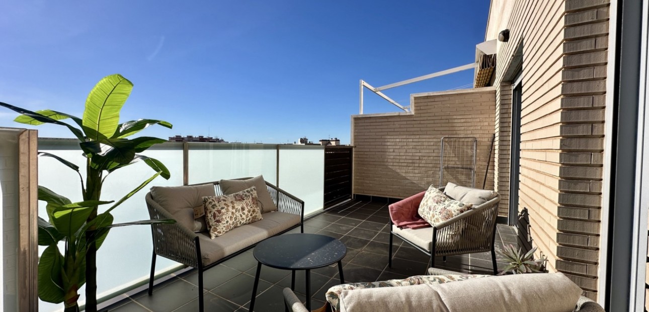 Sale - Apartment / flat -
Torrevieja - Torrevieja - Centre