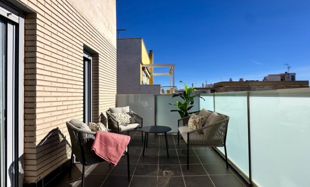 Sale - Apartment / flat -
Torrevieja - Torrevieja - Centre