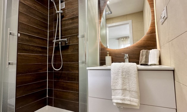 Sale - Apartment / flat -
Torrevieja - Torrevieja - Centre