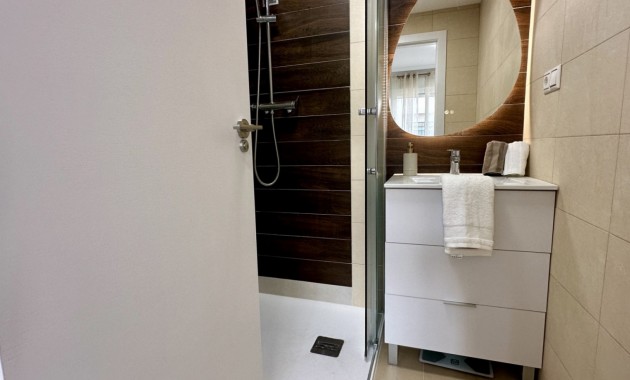 Sale - Apartment / flat -
Torrevieja - Torrevieja - Centre