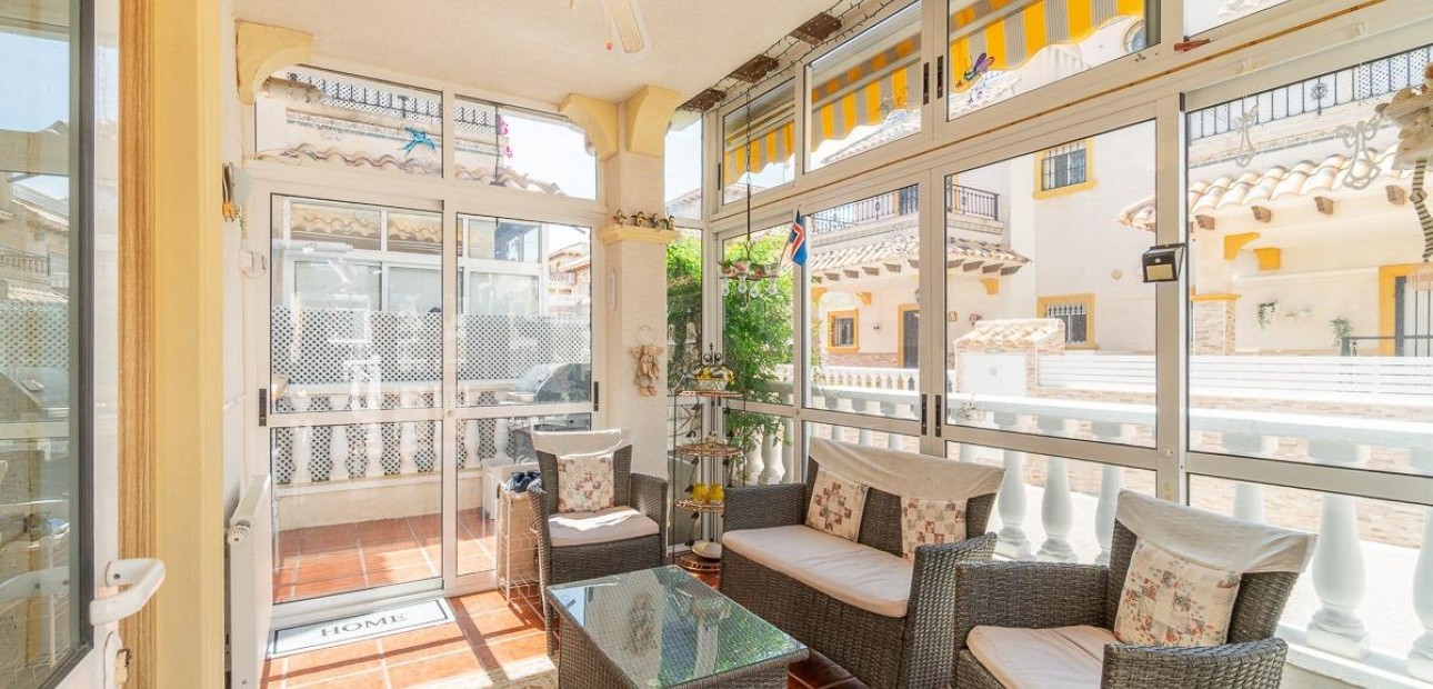 Sale - Terraced house -
Orihuela Costa - Playa Flamenca