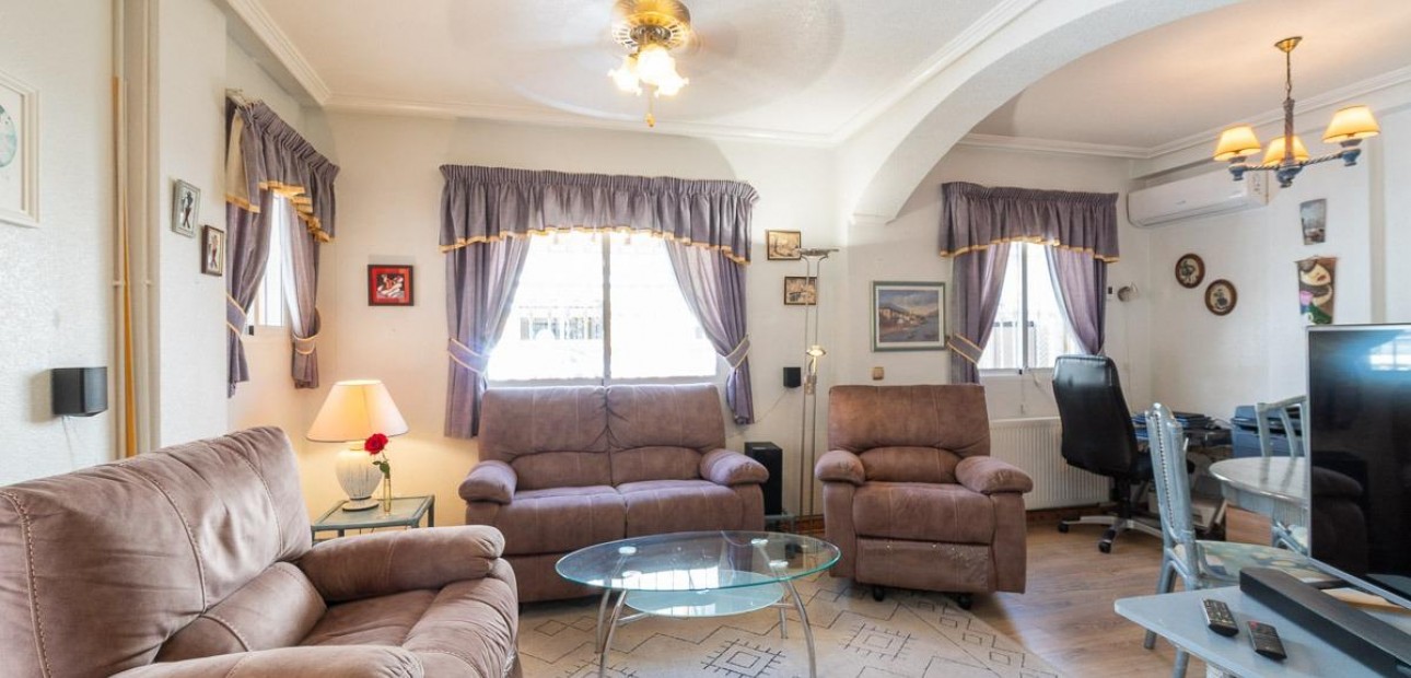 Sale - Terraced house -
Orihuela Costa - Playa Flamenca