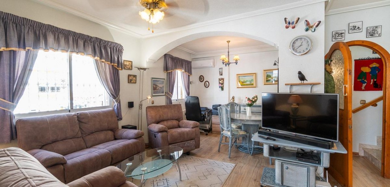 Sale - Terraced house -
Orihuela Costa - Playa Flamenca