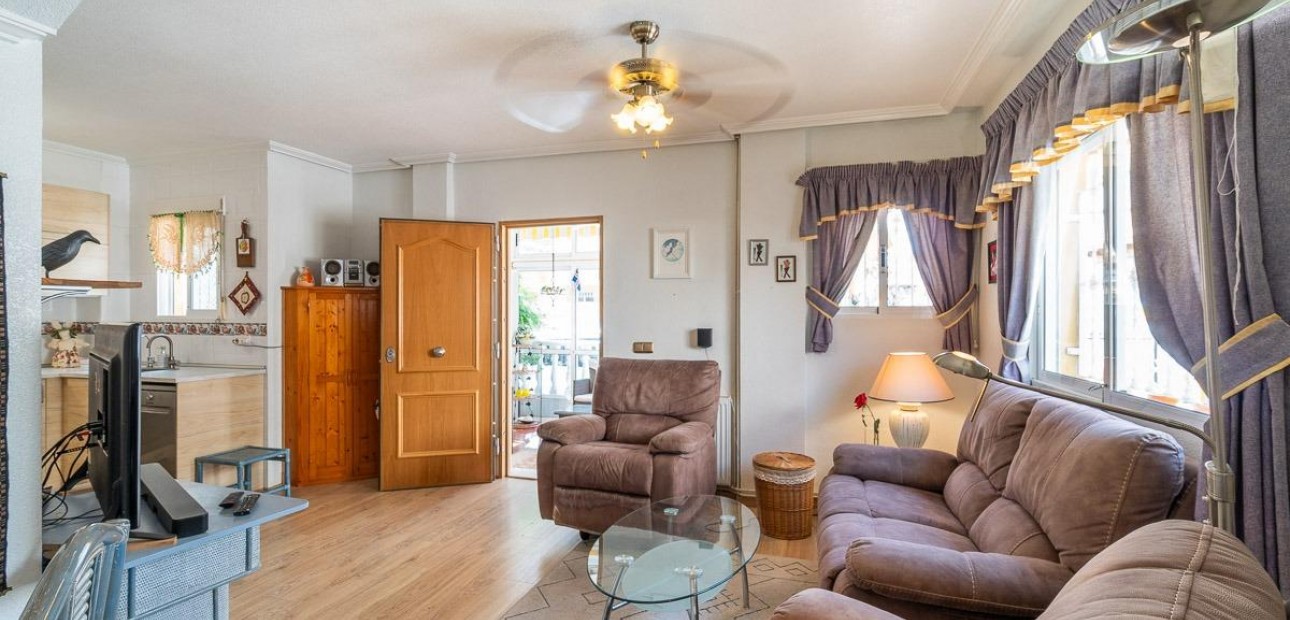 Sale - Terraced house -
Orihuela Costa - Playa Flamenca