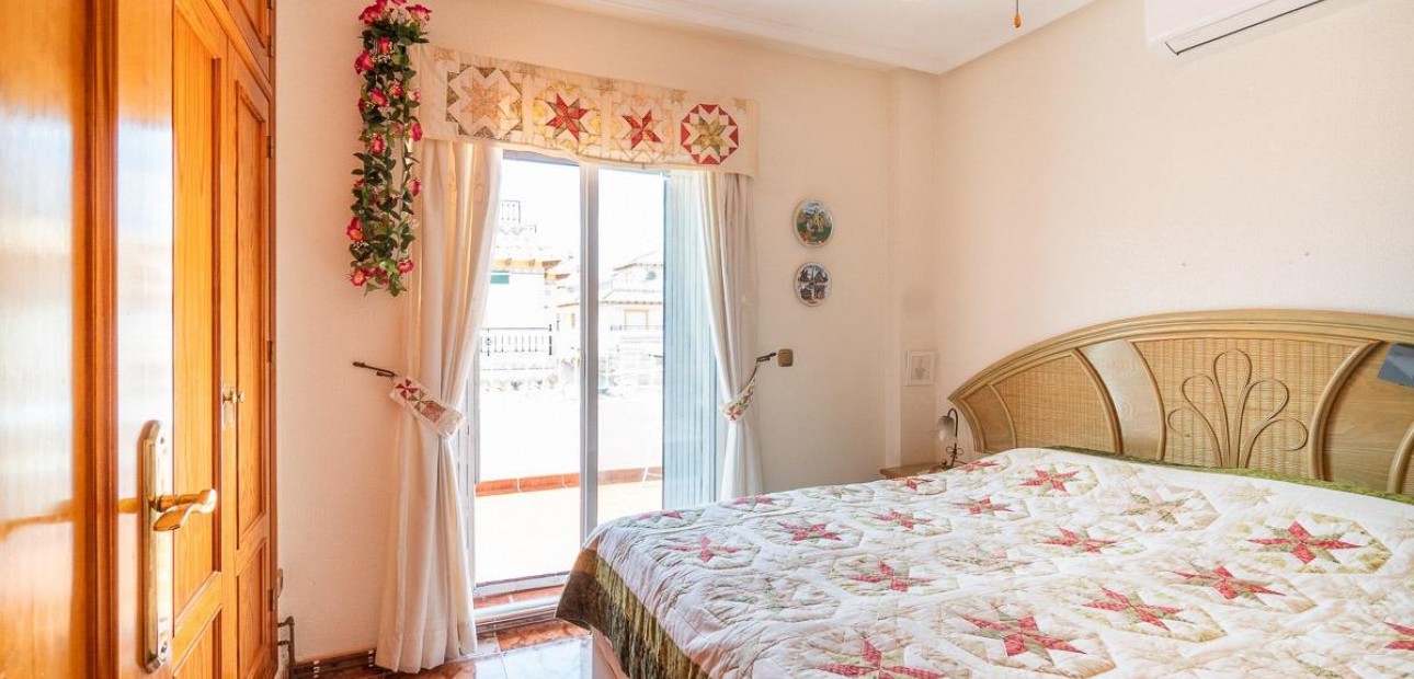 Sale - Terraced house -
Orihuela Costa - Playa Flamenca