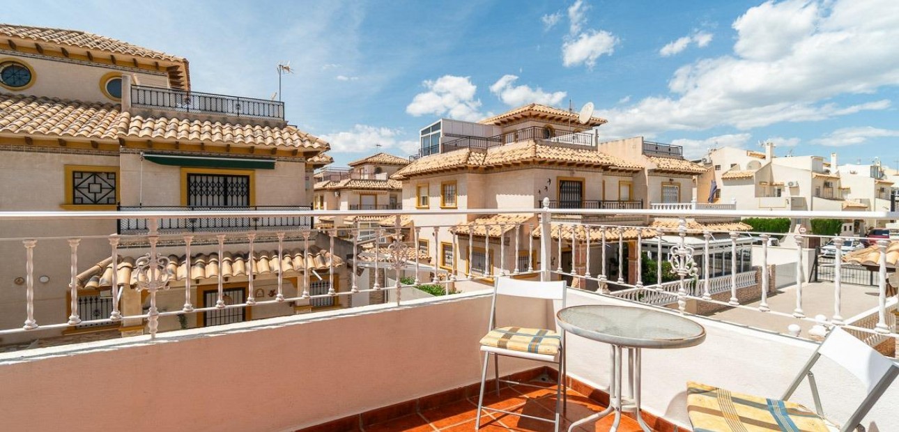Sale - Terraced house -
Orihuela Costa - Playa Flamenca