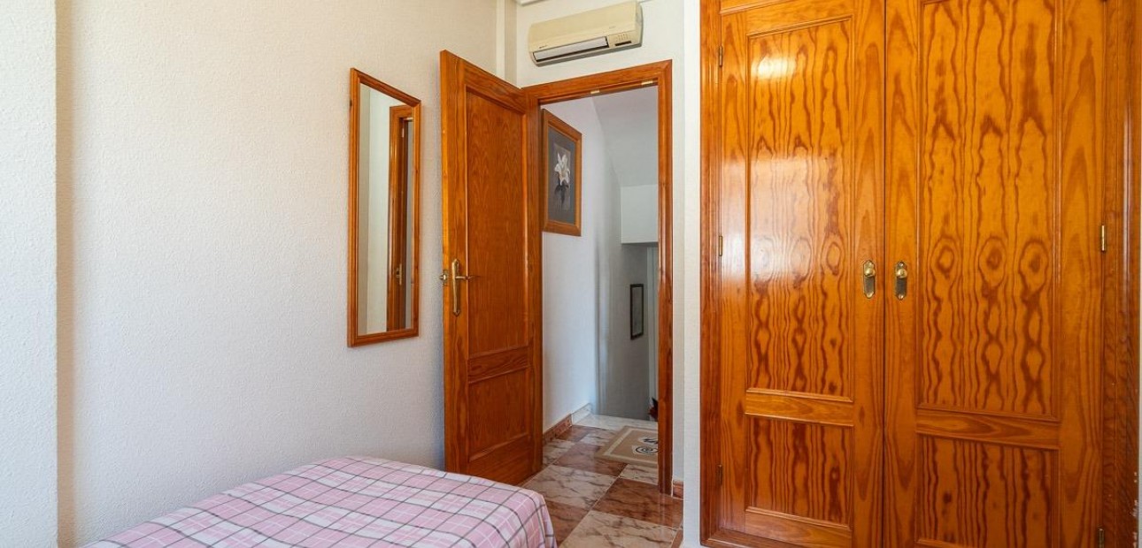 Sale - Terraced house -
Orihuela Costa - Playa Flamenca