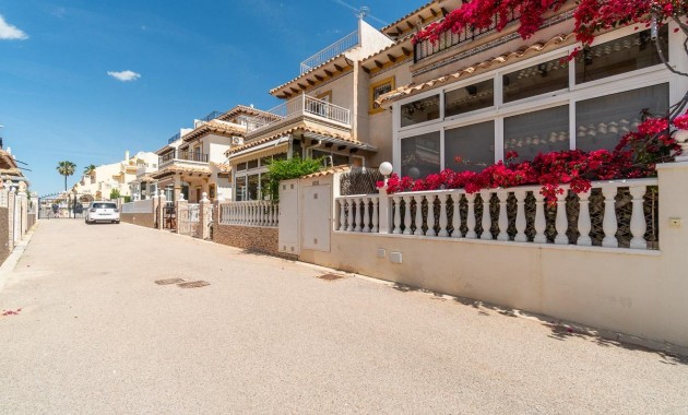 Sale - Terraced house -
Orihuela Costa - Playa Flamenca