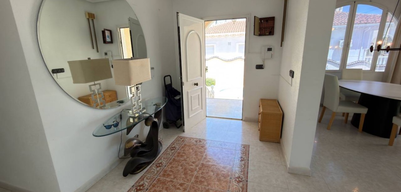 Sale - Villa -
Ciudad Quesada - Urbanizaciones