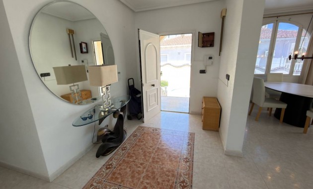 Sale - Villa -
Ciudad Quesada - Urbanizaciones