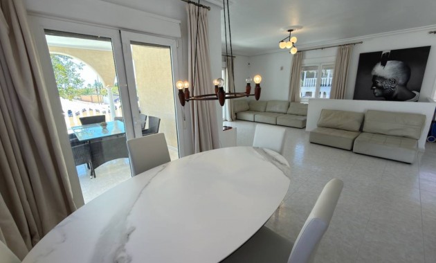 Sale - Villa -
Ciudad Quesada - Urbanizaciones
