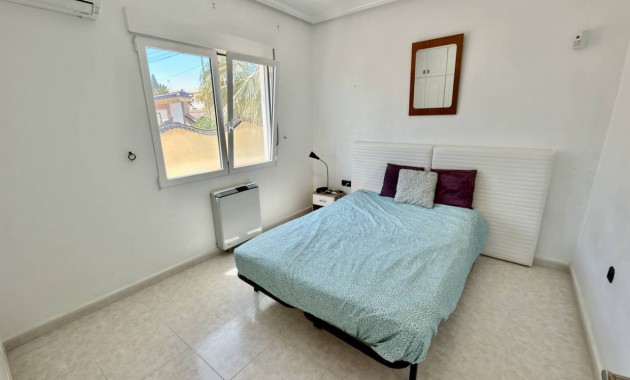 Sale - Villa -
Ciudad Quesada - Urbanizaciones