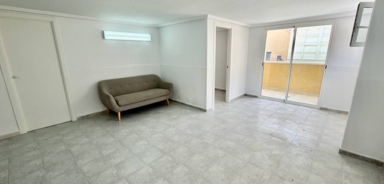 Sale - Villa -
Ciudad Quesada - Urbanizaciones