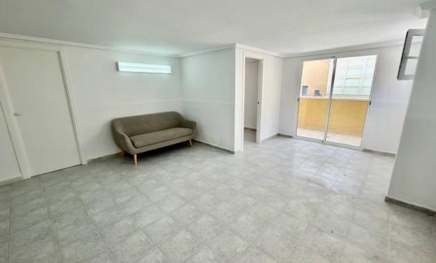 Sale - Villa -
Ciudad Quesada - Urbanizaciones