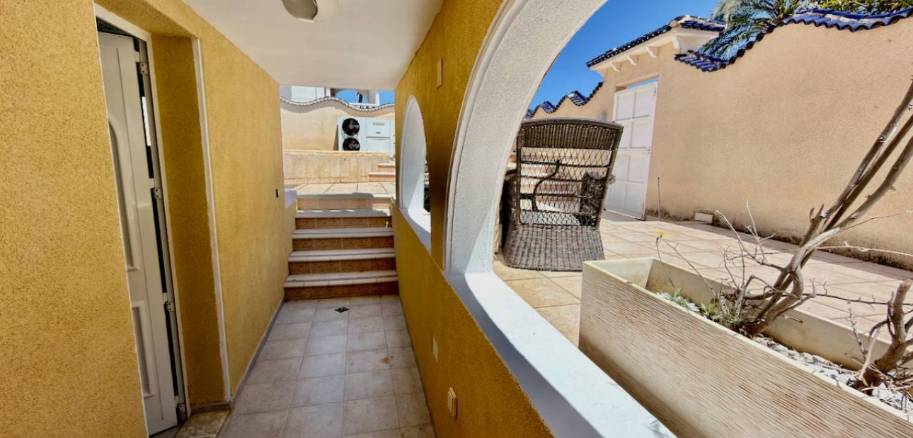Sale - Villa -
Ciudad Quesada - Urbanizaciones