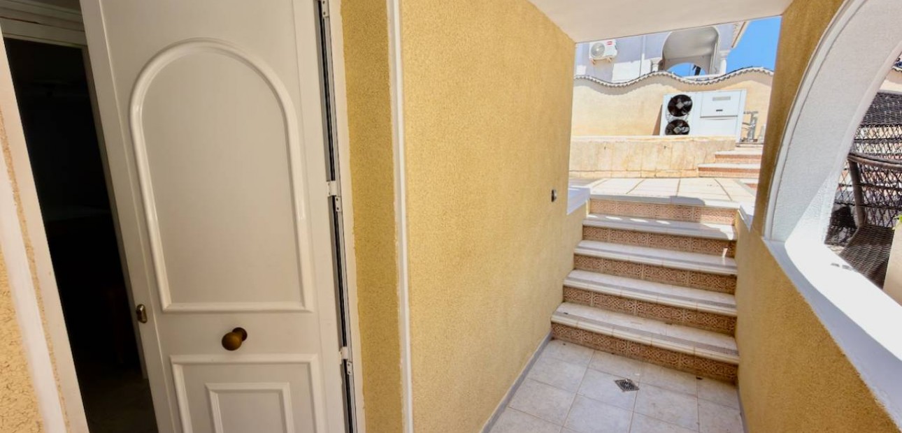 Sale - Villa -
Ciudad Quesada - Urbanizaciones