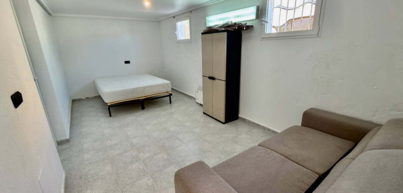 Sale - Villa -
Ciudad Quesada - Urbanizaciones