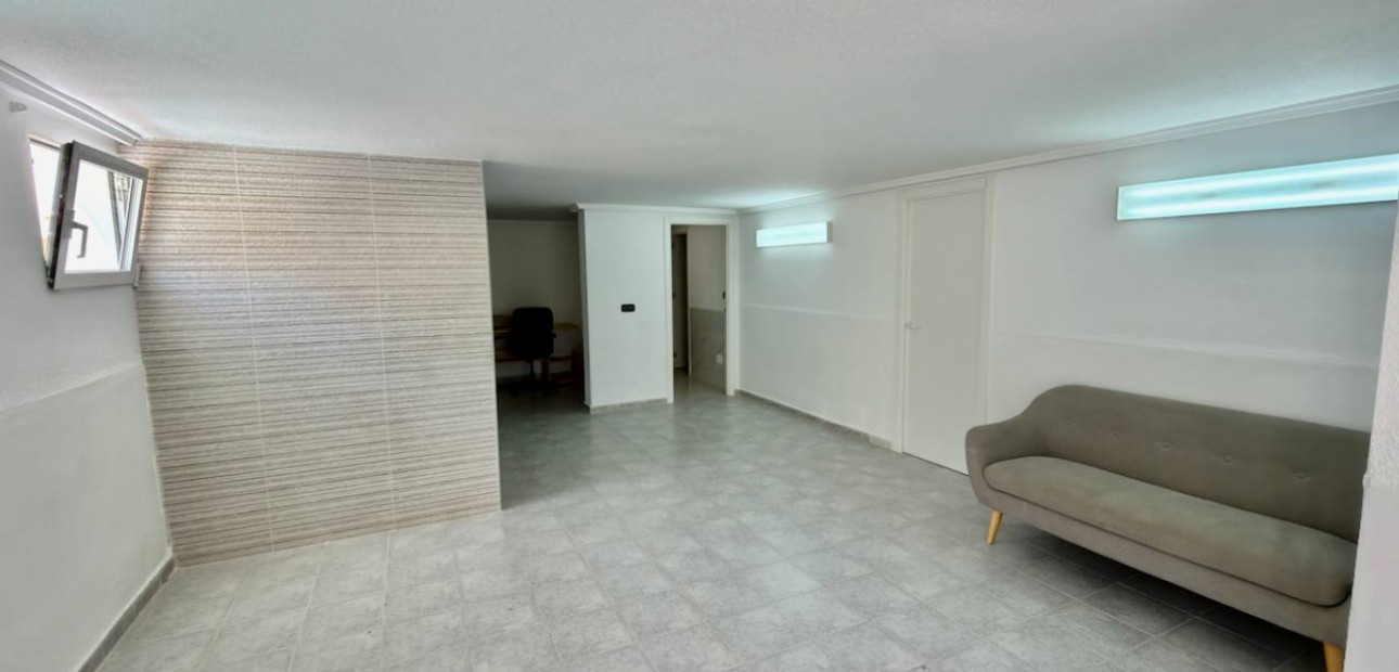 Sale - Villa -
Ciudad Quesada - Urbanizaciones