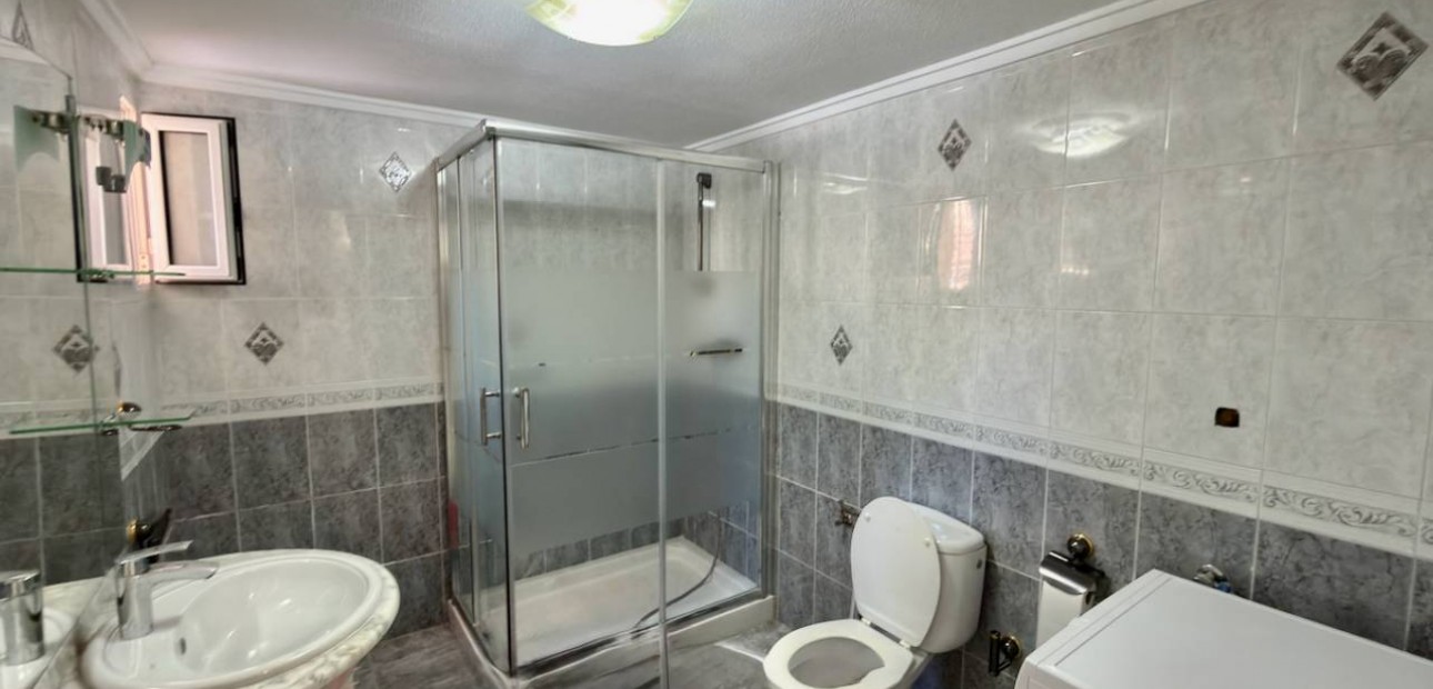 Sale - Villa -
Ciudad Quesada - Urbanizaciones