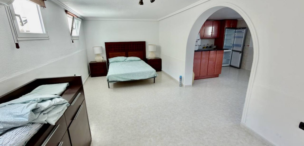 Sale - Villa -
Ciudad Quesada - Urbanizaciones