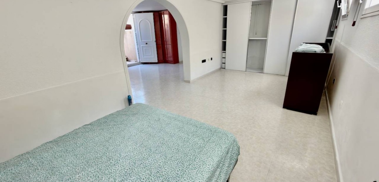 Sale - Villa -
Ciudad Quesada - Urbanizaciones