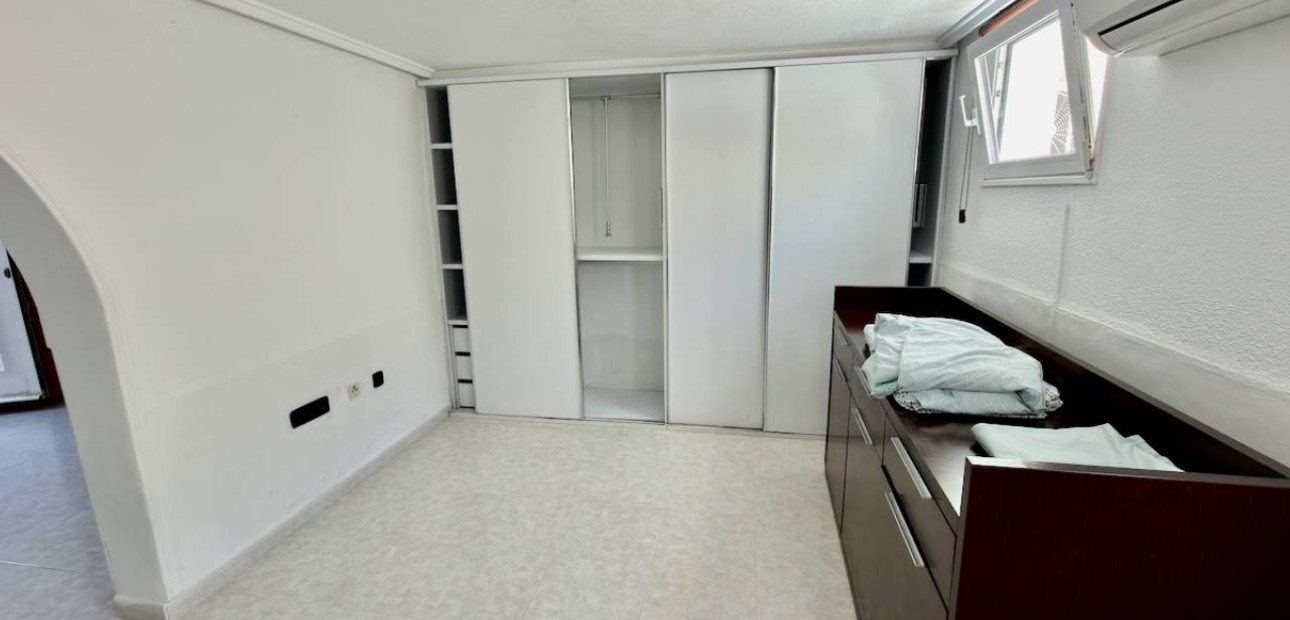 Sale - Villa -
Ciudad Quesada - Urbanizaciones