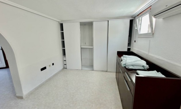 Sale - Villa -
Ciudad Quesada - Urbanizaciones