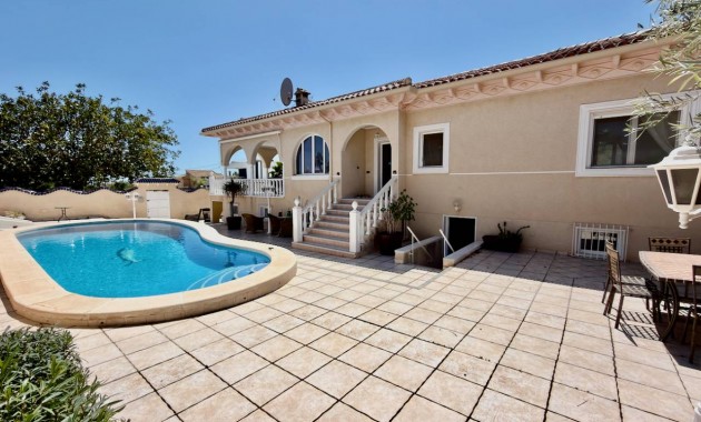 Sale - Villa -
Ciudad Quesada - Urbanizaciones