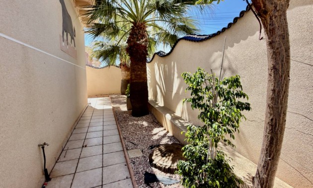 Sale - Villa -
Ciudad Quesada - Urbanizaciones