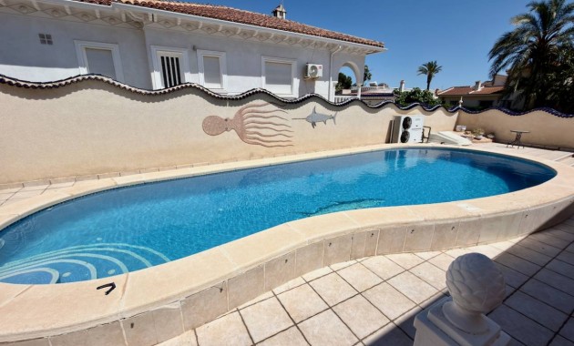 Sale - Villa -
Ciudad Quesada - Urbanizaciones